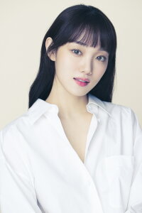 Lee Sung-kyung