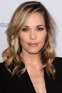 Leslie Bibb
