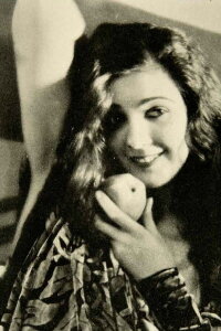 Lila Lee