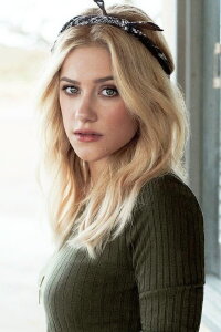 Lili Reinhart