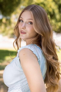 Lindsay Arnold