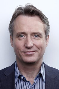 Linus Roache