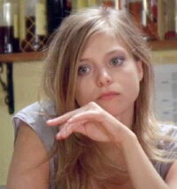 Lizzie Brocheré
