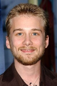 Lou Taylor Pucci