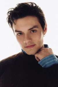 Louis Partridge