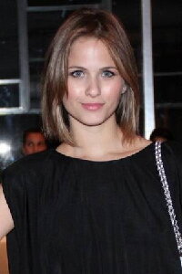 Luiza Valdetaro
