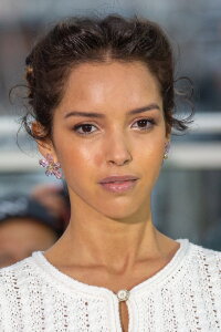 Lyna Khoudri