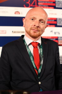 Mads Brügger