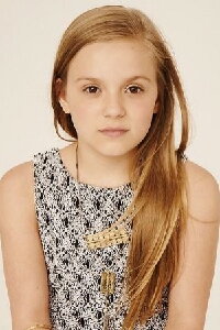 Maisy Stella