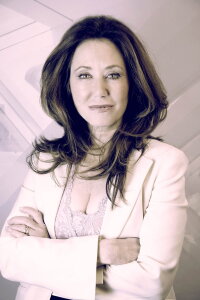 Mary McDonnell
