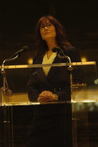 Mary McDonnell