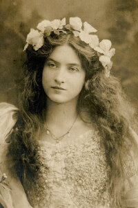 Maude Fealy