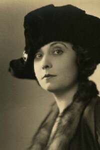 Maude George