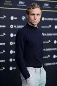 Max Hubacher