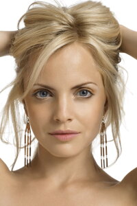Mena Suvari