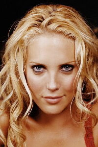 Mercedes McNab