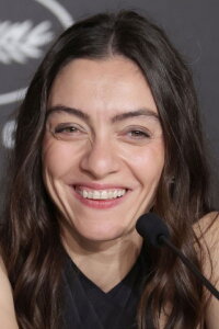 Merve Dizdar