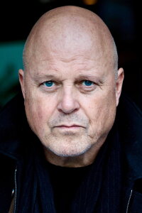 Michael Chiklis