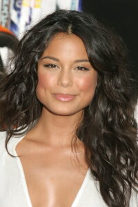Nathalie Kelley
