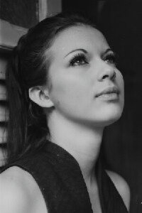 Neila Tavares