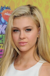 Nicola Peltz