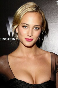 Nora Arnezeder