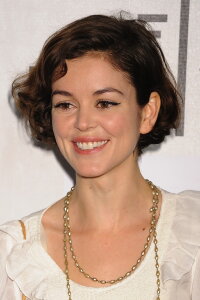 Nora Zehetner