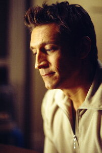 Robert Gant