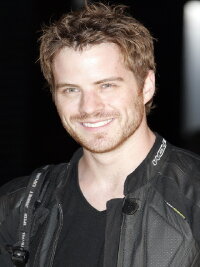 Robert Kazinsky