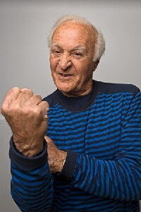 Robert Loggia