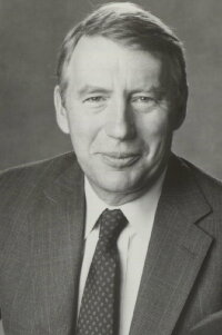 Robert MacNeil