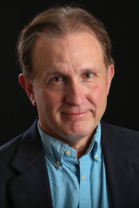 Robert Tinnell