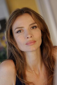 Saffron Burrows