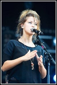 Selah Sue