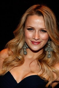 Shantel VanSanten