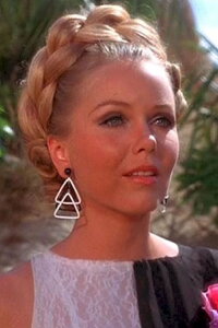 Shirley Bonne