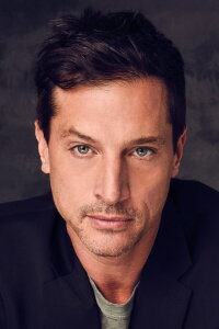 Simon Rex