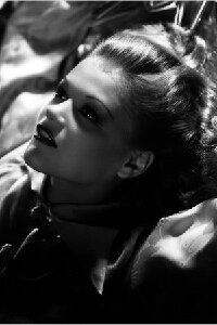 Simone Simon