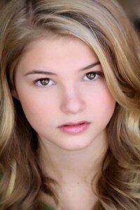 Stefanie Scott