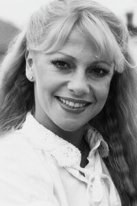 Stephanie Lawrence