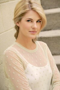 Stephanie Leigh Schlund
