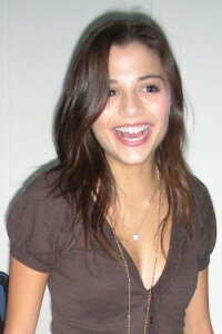Stephanie Leonidas