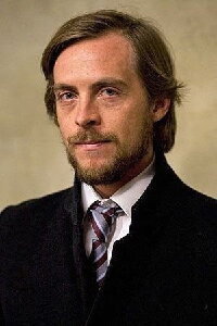 Stephen Campbell Moore