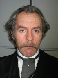 Stephen Dillane