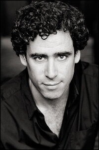 Stephen Mangan