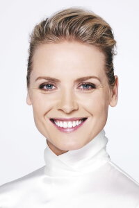 Synnøve Macody Lund