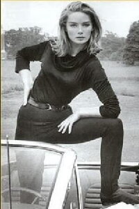 Tania Mallet