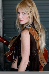 Tara Buck