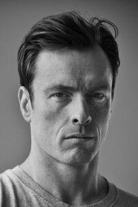 Toby Stephens