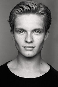 Tom Glynn-Carney